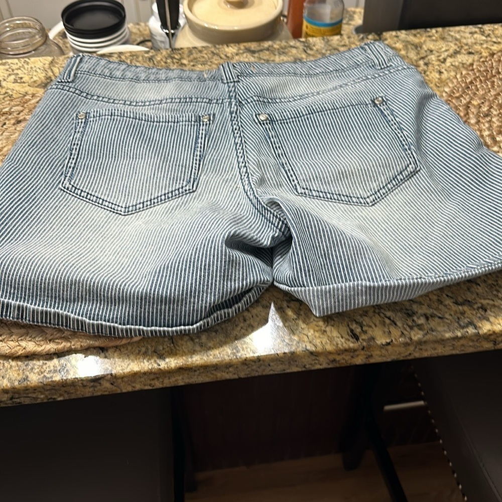 Vintage America blue Jean shorts size 6 28?” 4” length stripe NWT - Picture 6 of 11